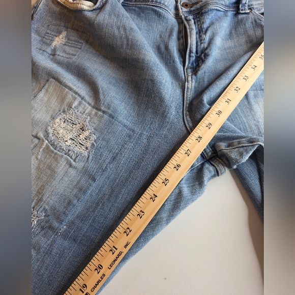 Lucky Brand 24W Light Wash Distressed Reese Boyfriend Jeans Fall Cute BY-3172 - Picture 14 of 15